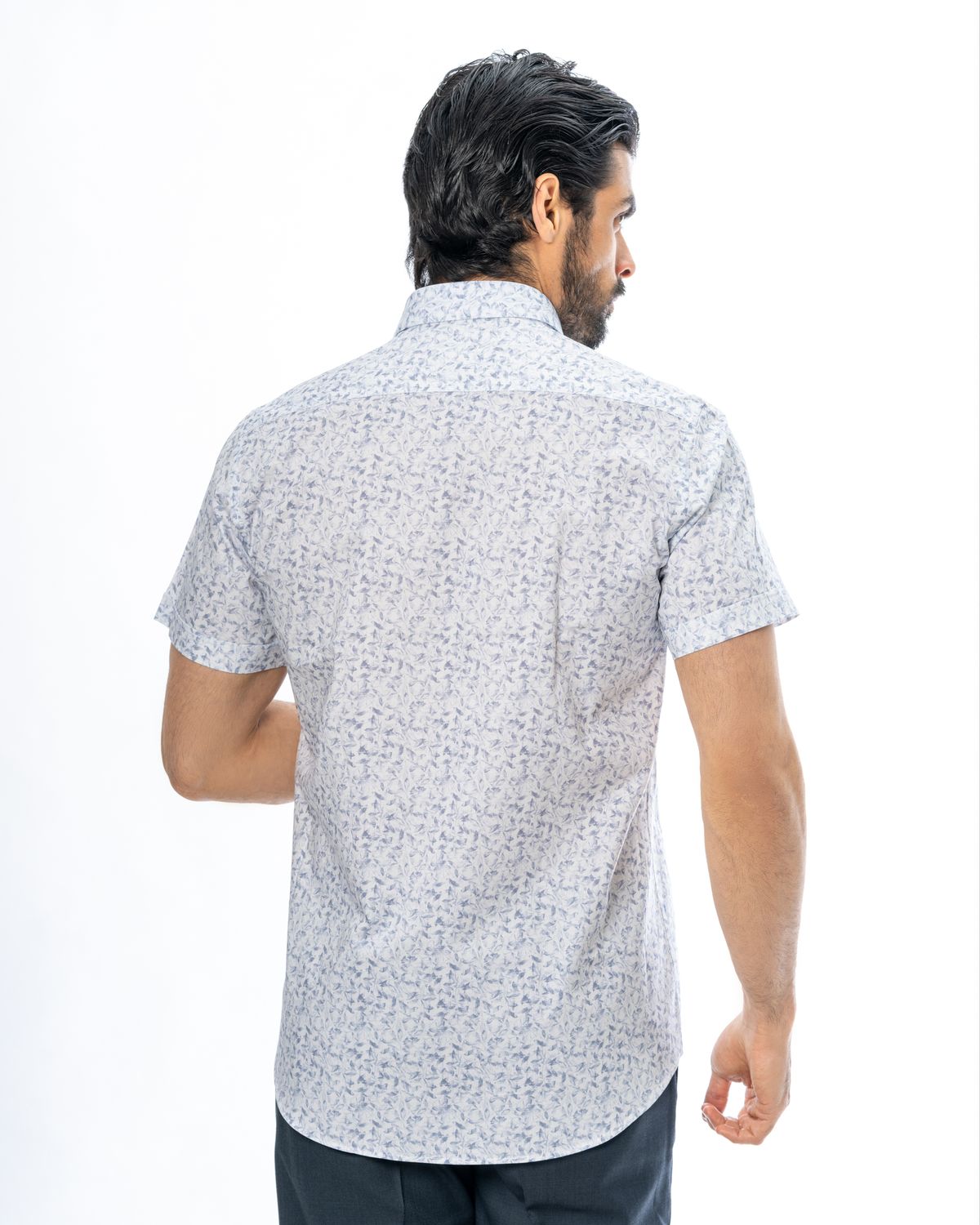 نمای پشت پیراهن آستین کوتاه دیجیتال پنبه طرح برگ SH22